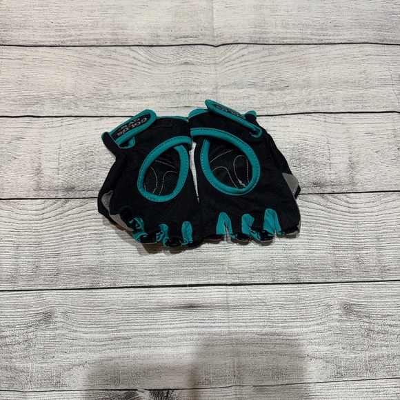 Gold's Gym Accessories - Gold’s Gym Black & Teal Fingerless Gloves